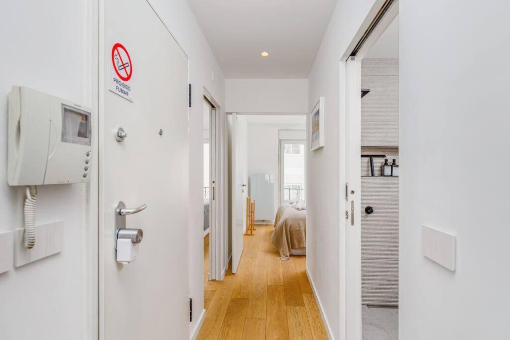 Luxury Smart Flat W/ River Views