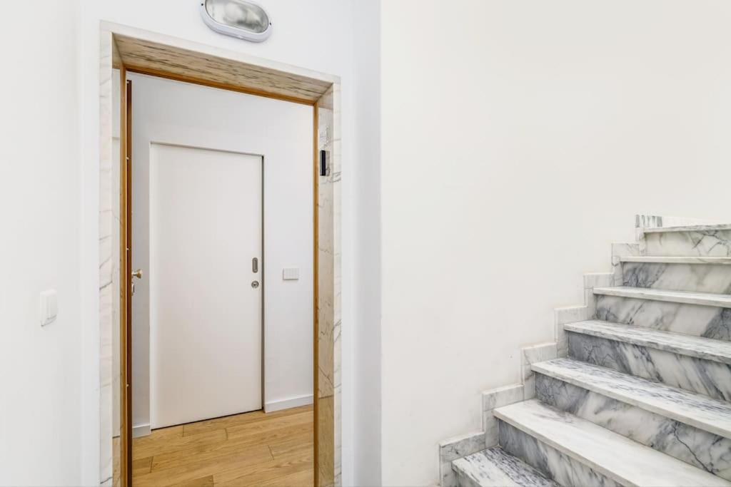 Apartment Luxury Smart Flat W/ River Views *